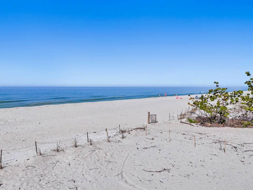 Listing photo id 47 for 724 Gulf Boulevard