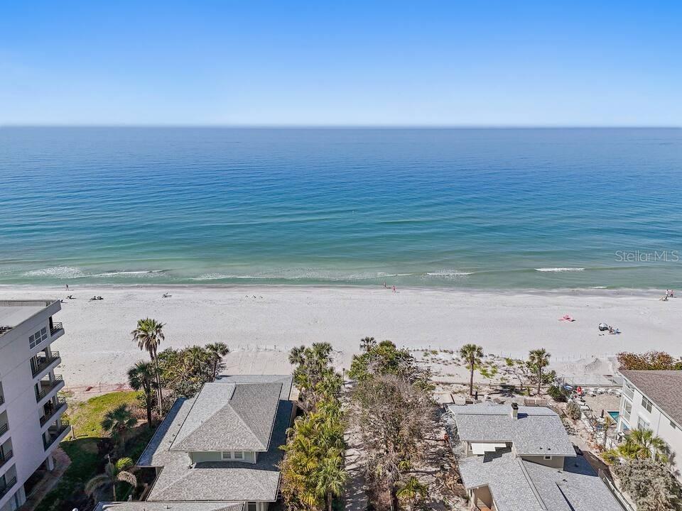 Listing photo id 3 for 724 Gulf Boulevard