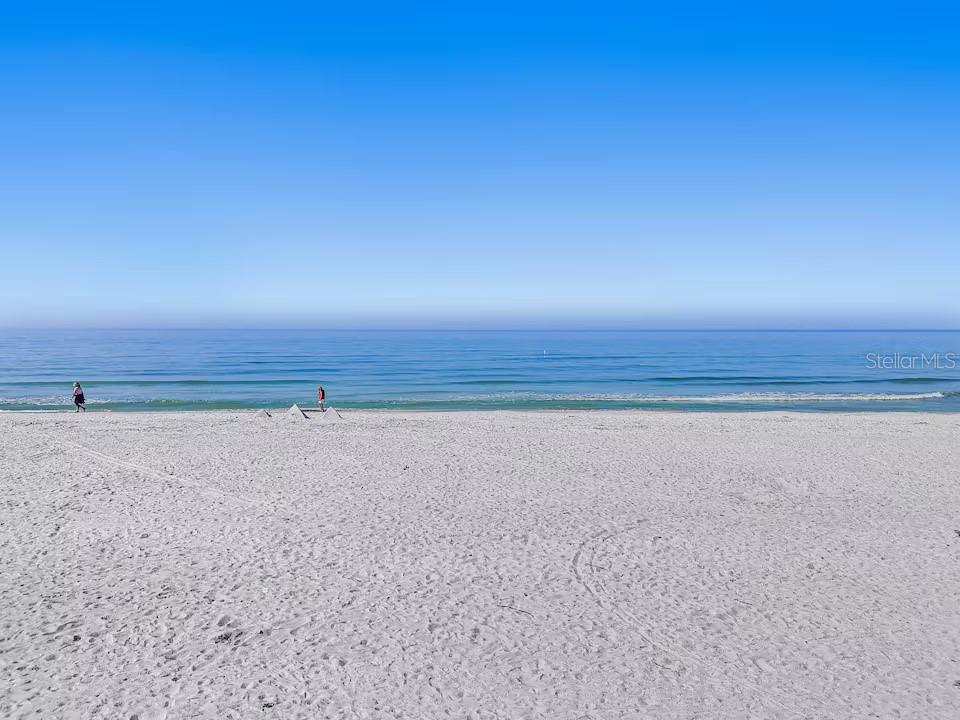 Listing photo id 48 for 724 Gulf Boulevard