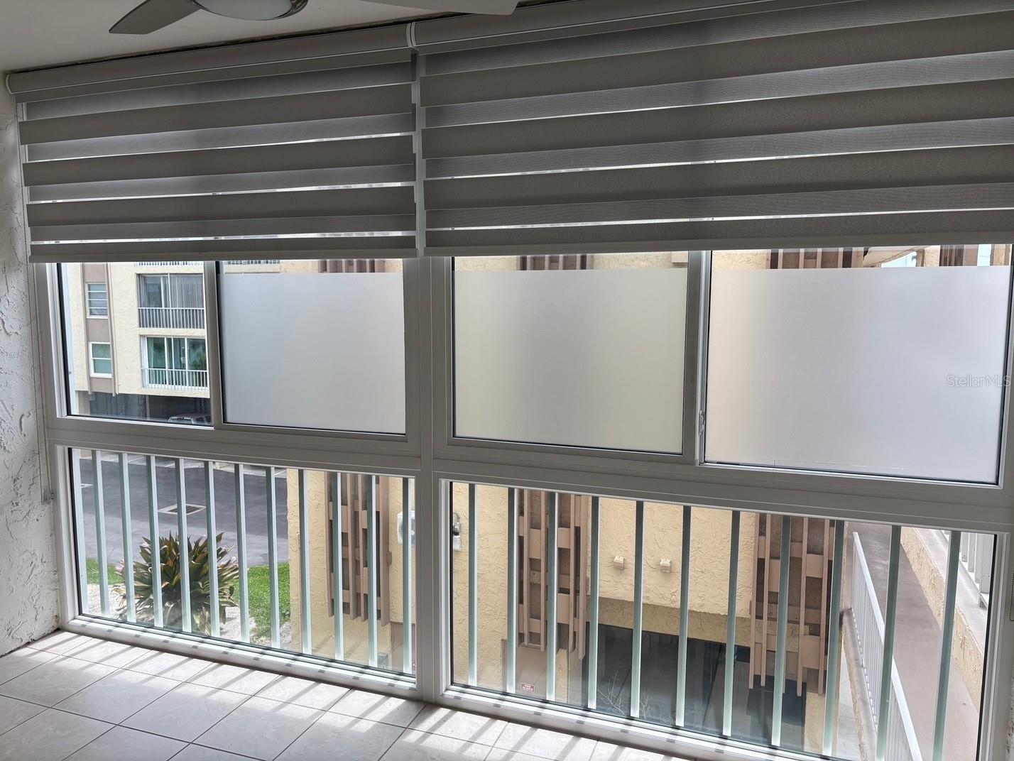 Image 11 of 43 For 121 Island Way 331