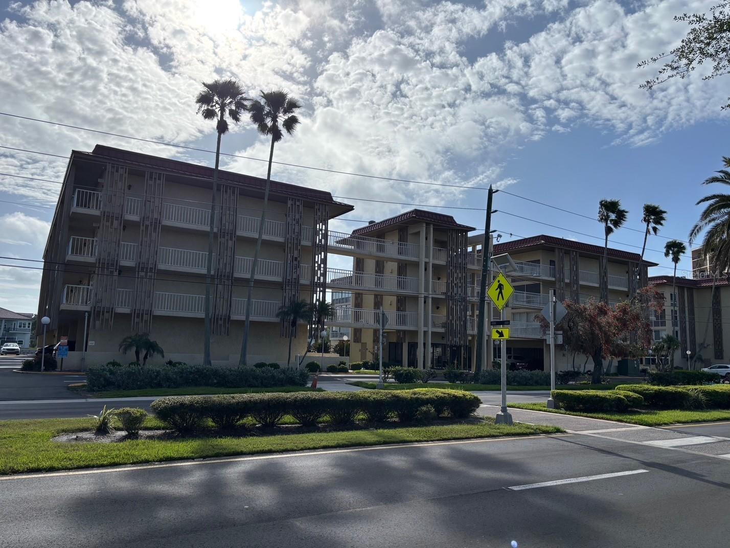 Image 2 of 43 For 121 Island Way 331