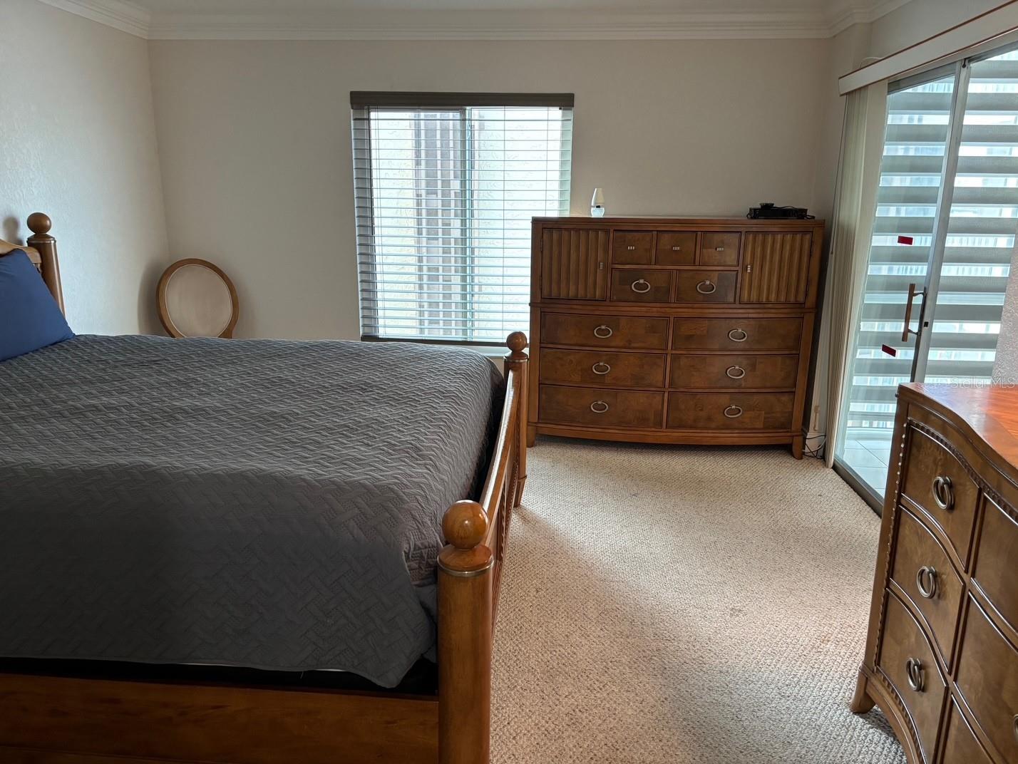 Image 20 of 43 For 121 Island Way 331