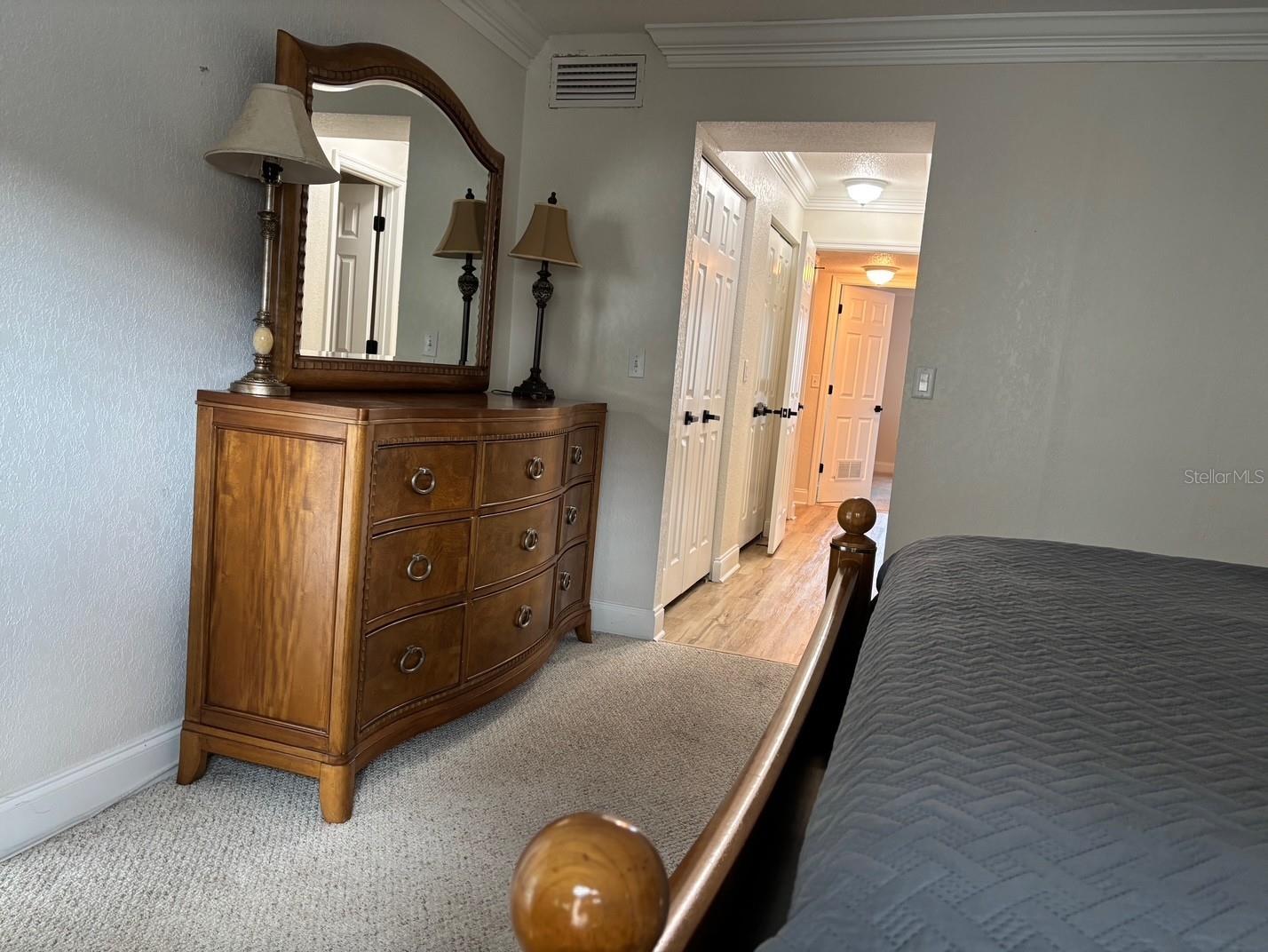 Image 22 of 43 For 121 Island Way 331