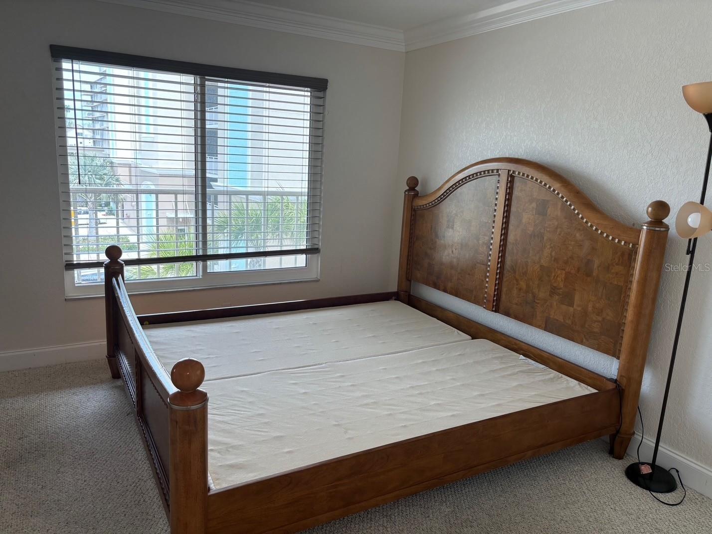 Image 24 of 43 For 121 Island Way 331