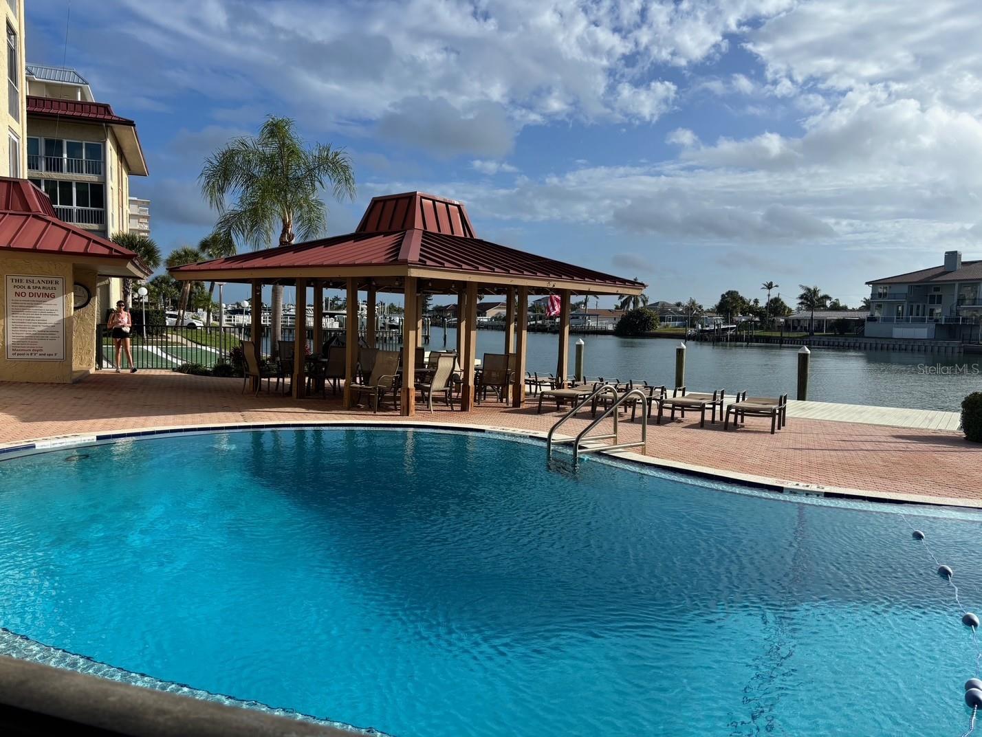 Image 3 of 43 For 121 Island Way 331