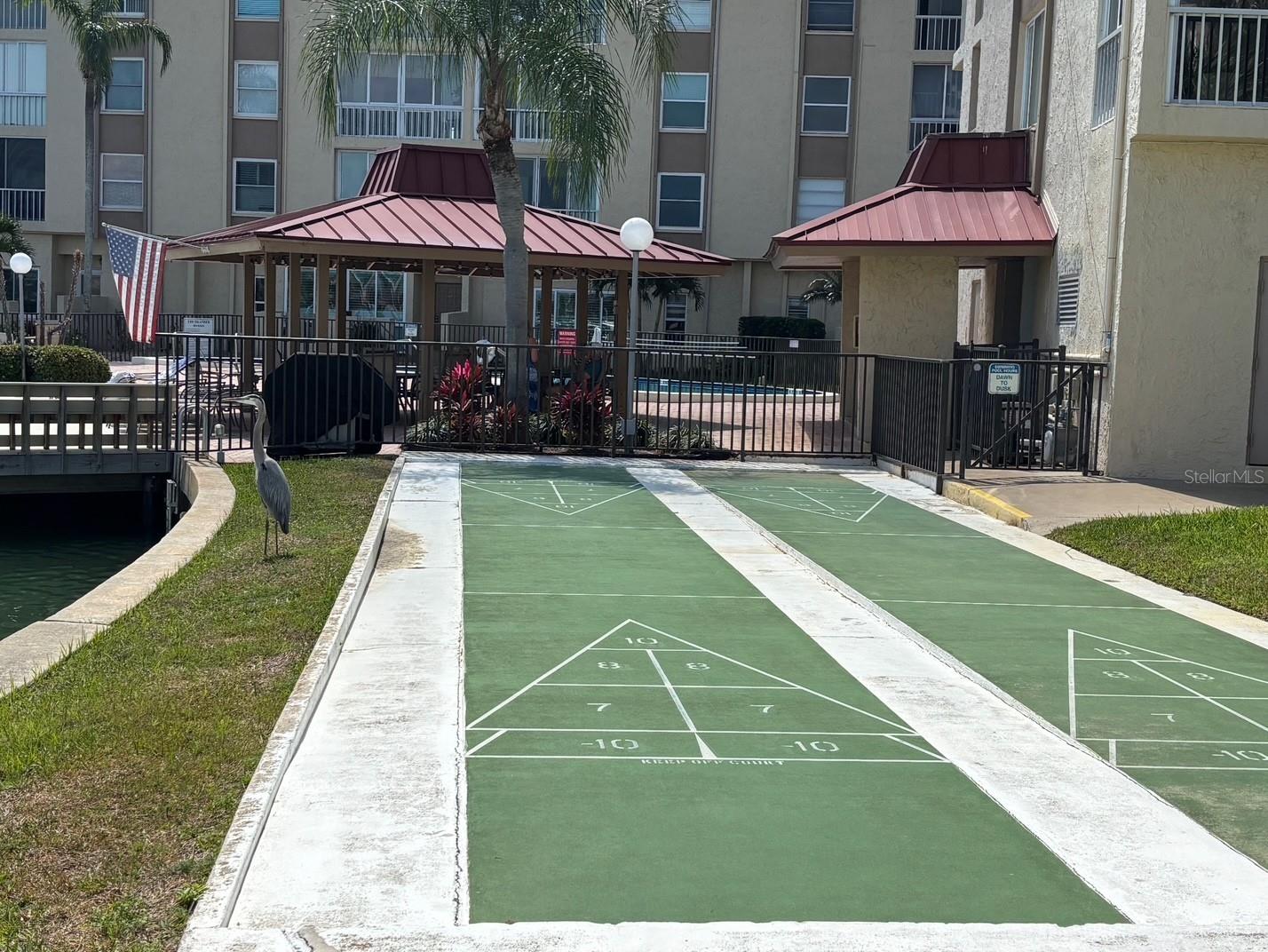 Image 33 of 43 For 121 Island Way 331