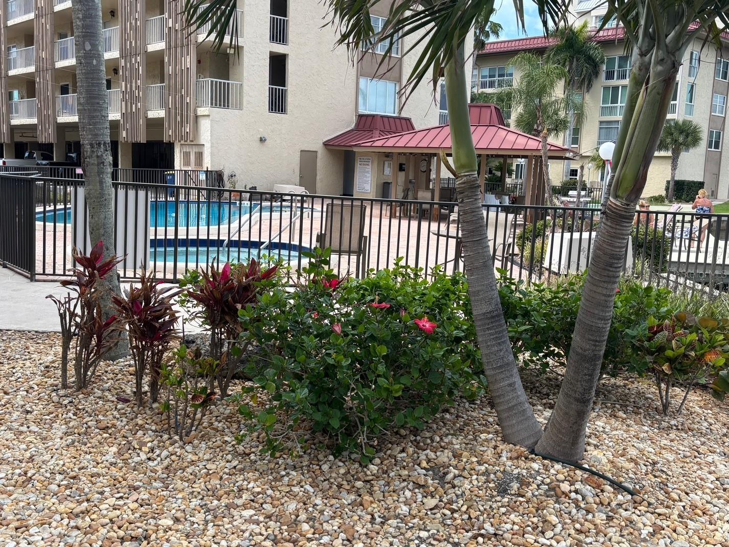 Image 34 of 43 For 121 Island Way 331