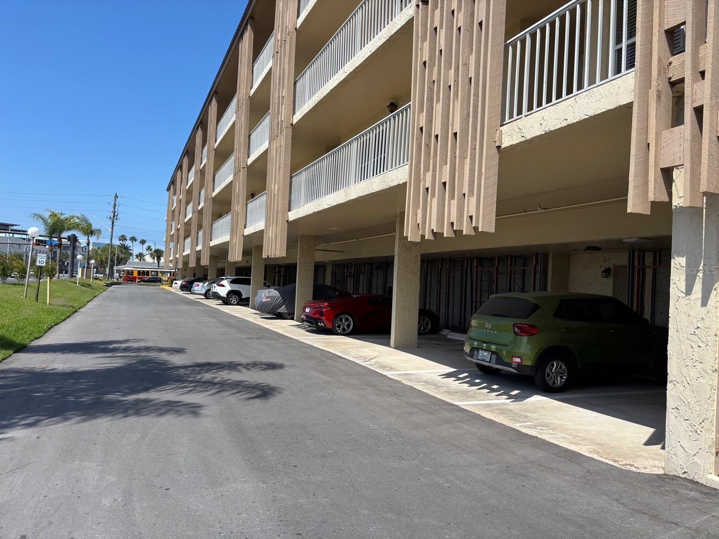 Image 38 of 43 For 121 Island Way 331