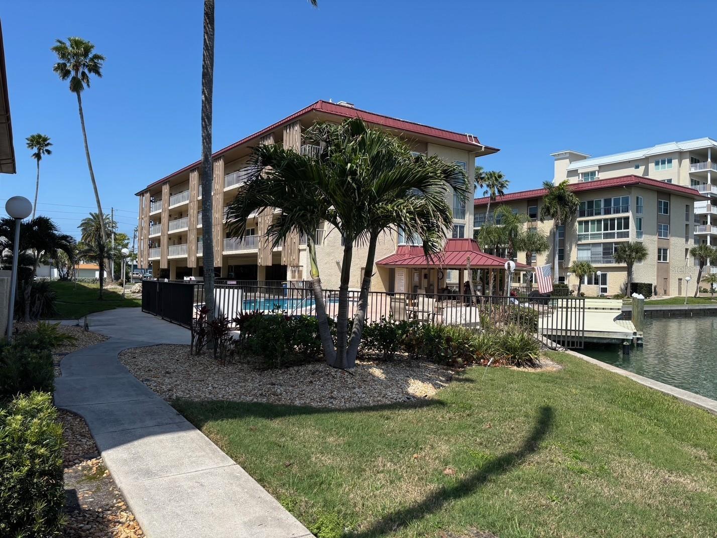 Image 39 of 43 For 121 Island Way 331