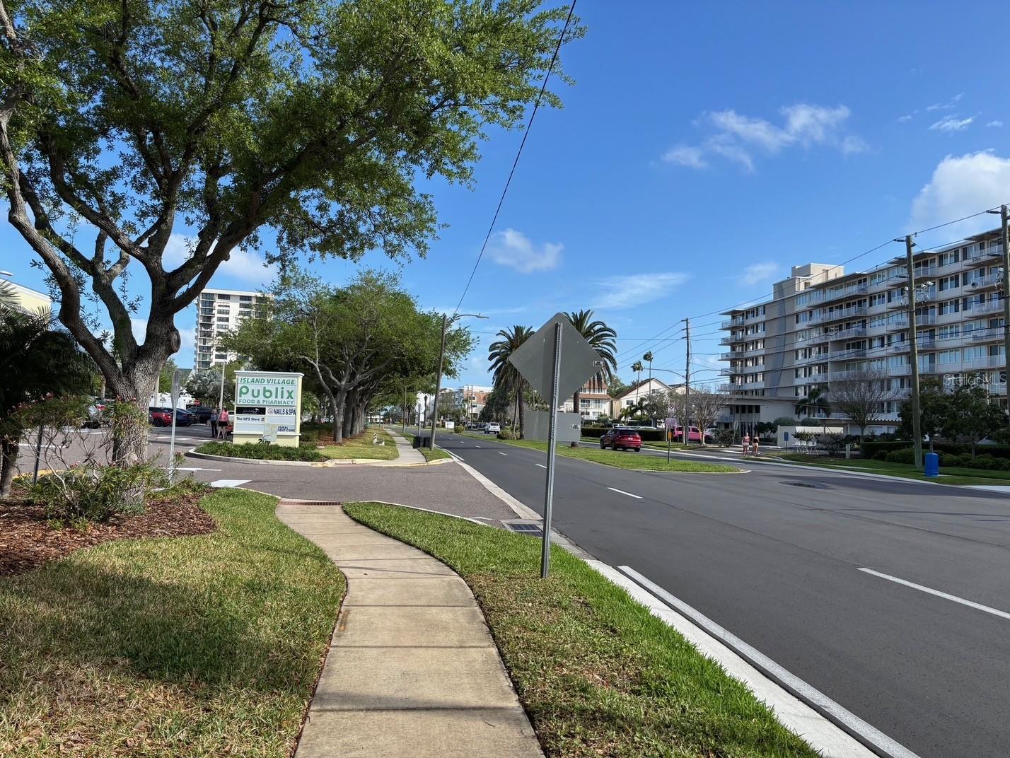 Image 42 of 43 For 121 Island Way 331