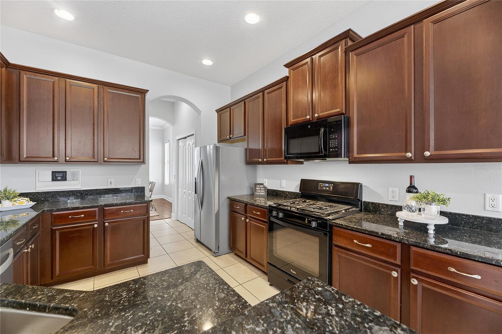 Image 23 of 100 For 410 Manns Harbor Drive