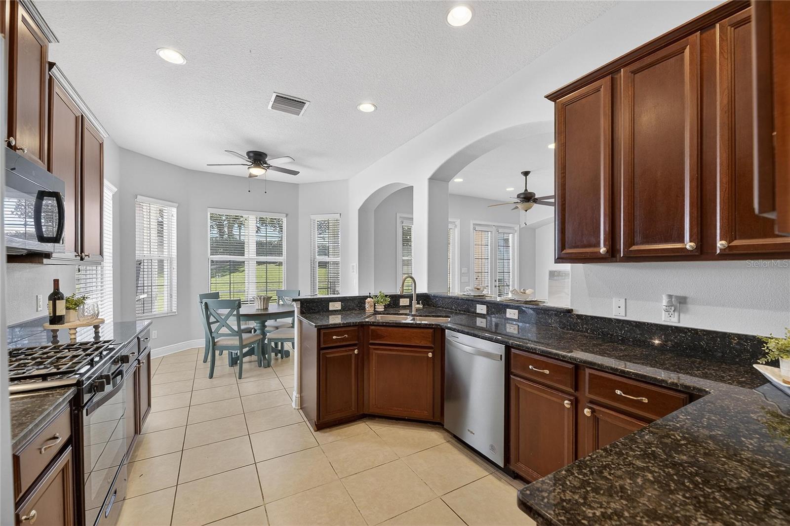 Image 25 of 100 For 410 Manns Harbor Drive