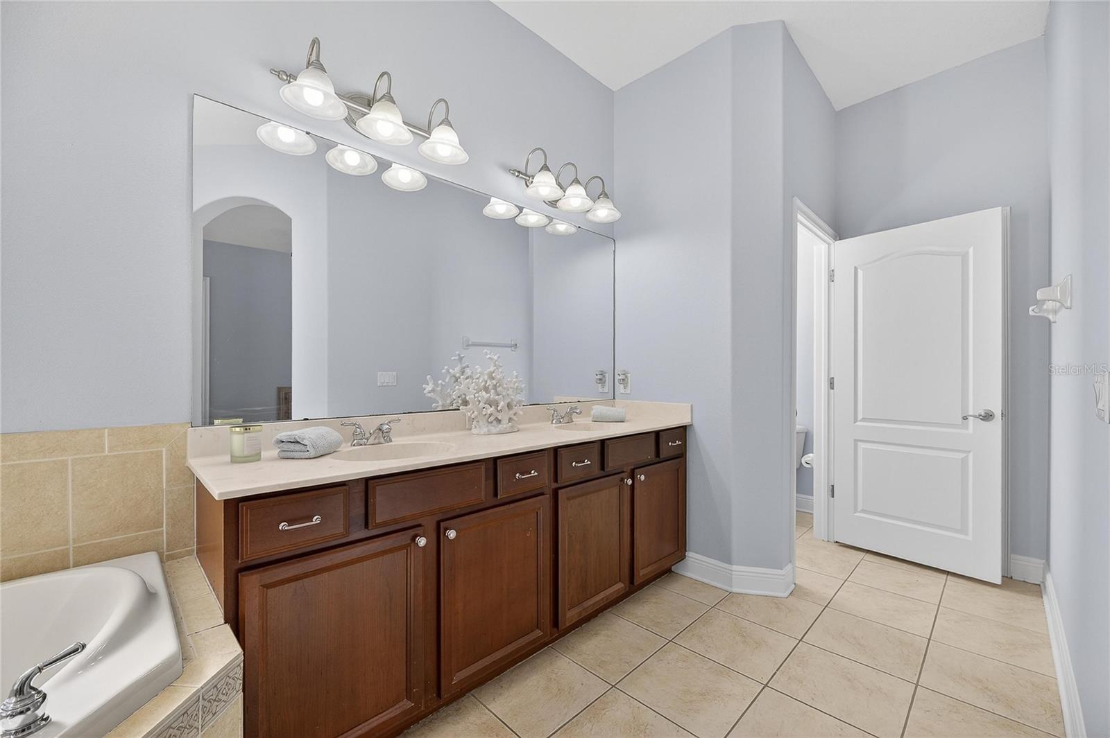 Image 35 of 100 For 410 Manns Harbor Drive