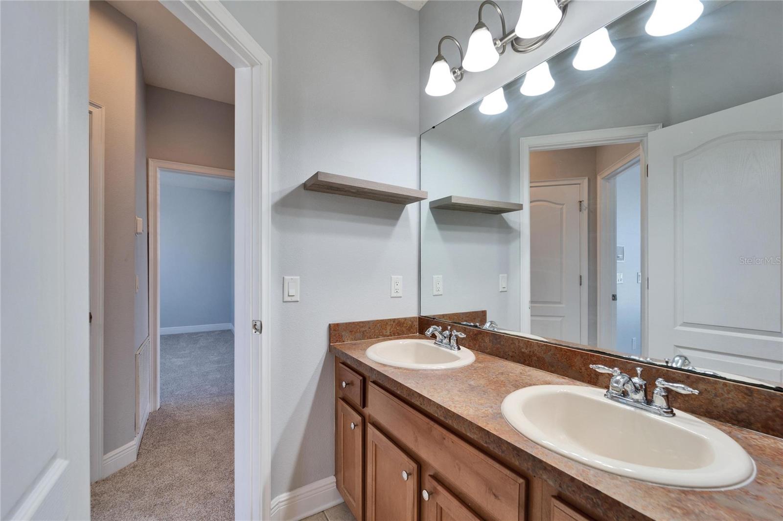 Image 52 of 100 For 410 Manns Harbor Drive