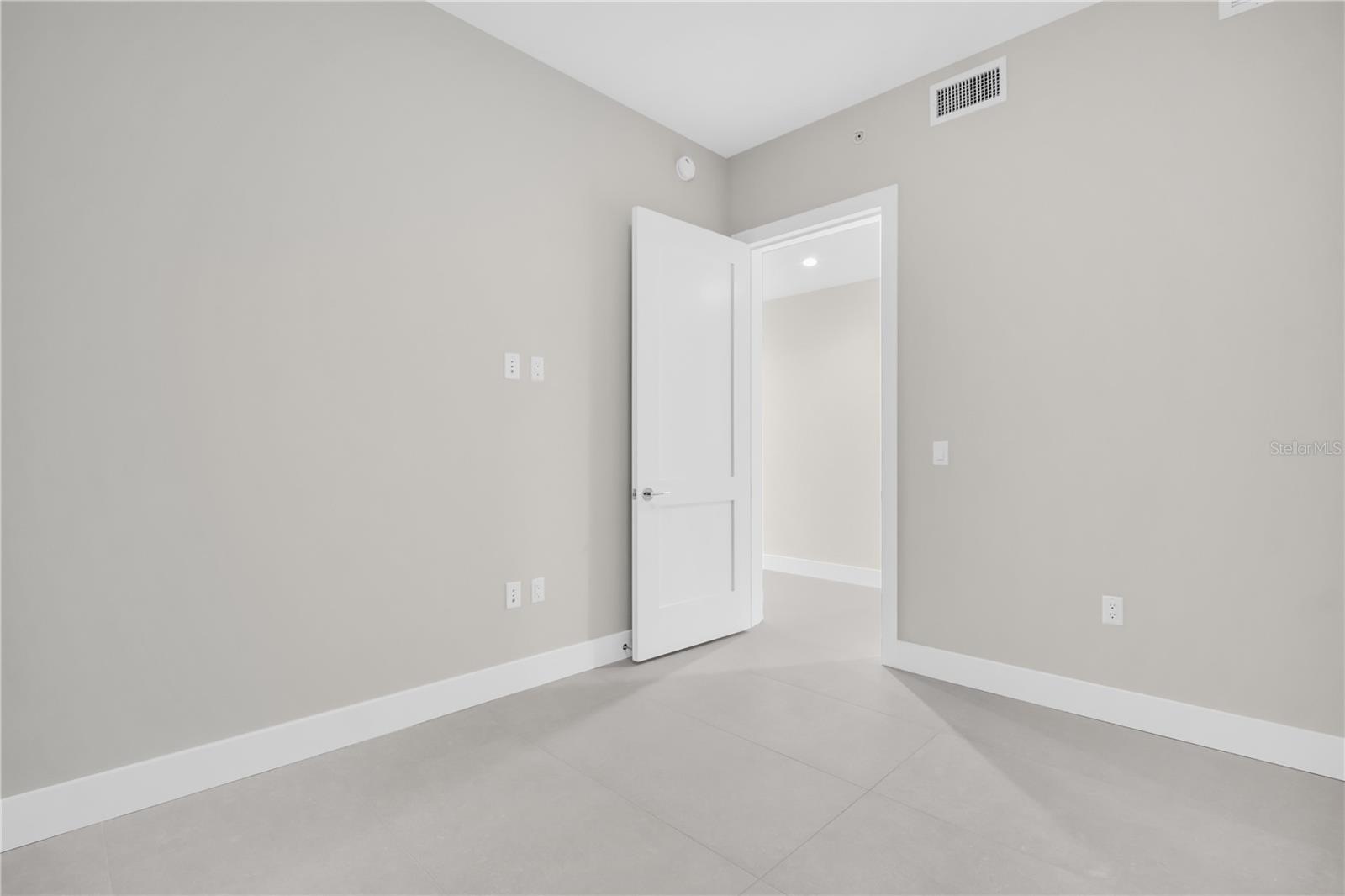 Image 10 of 91 For 275 1st Avenue S 3704