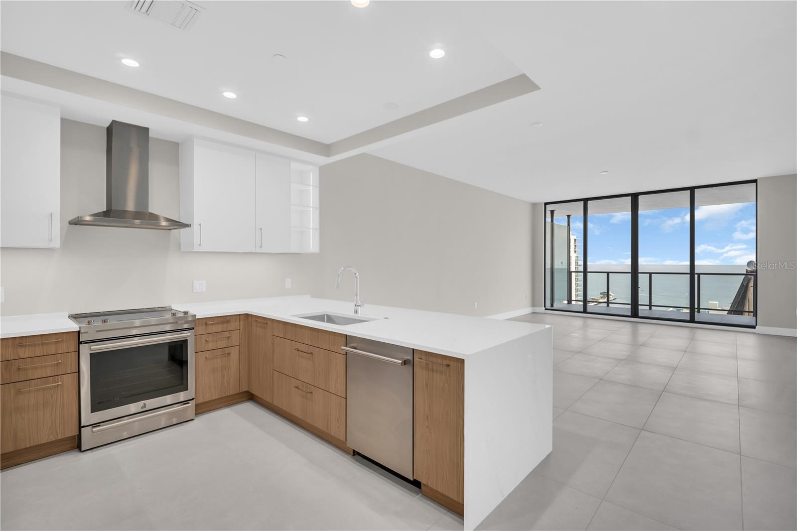 Image 12 of 91 For 275 1st Avenue S 3704