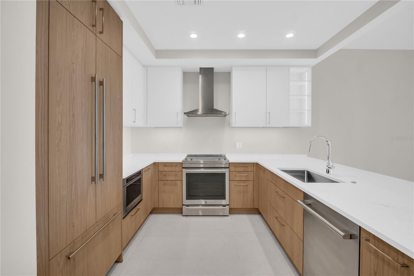 Image 14 of 91 For 275 1st Avenue S 3704