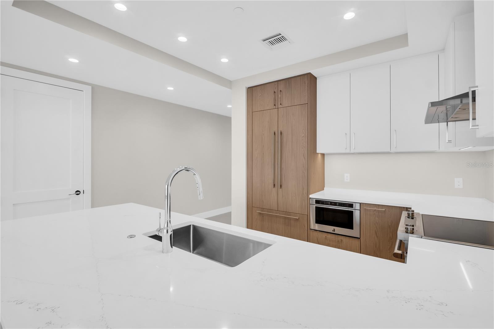 Image 18 of 91 For 275 1st Avenue S 3704