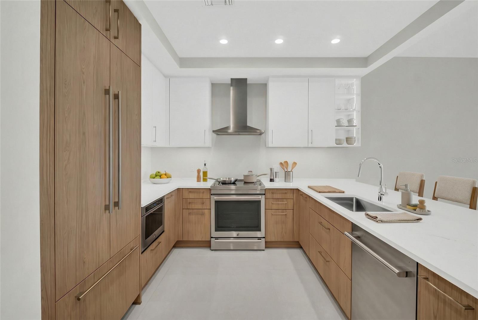 Image 2 of 91 For 275 1st Avenue S 3704