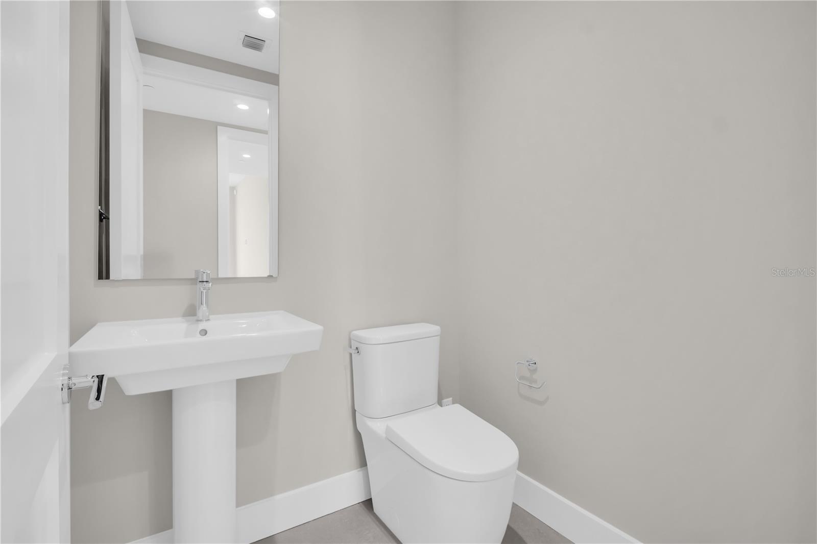 Image 27 of 91 For 275 1st Avenue S 3704