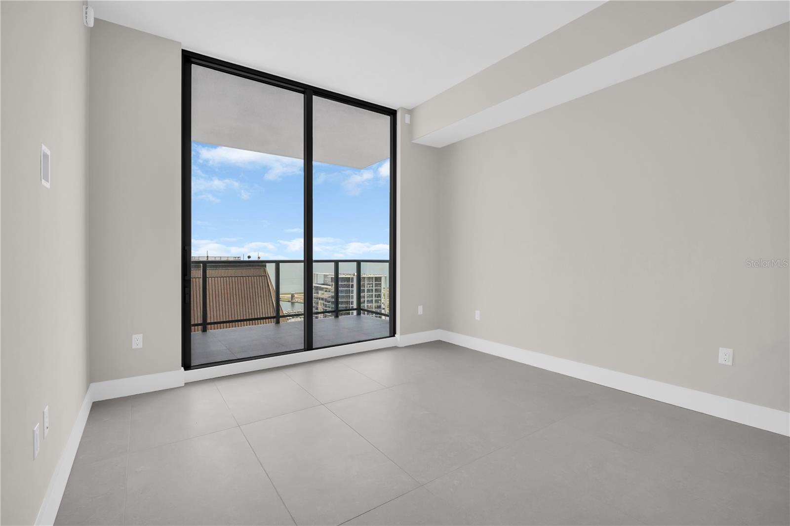 Image 29 of 91 For 275 1st Avenue S 3704