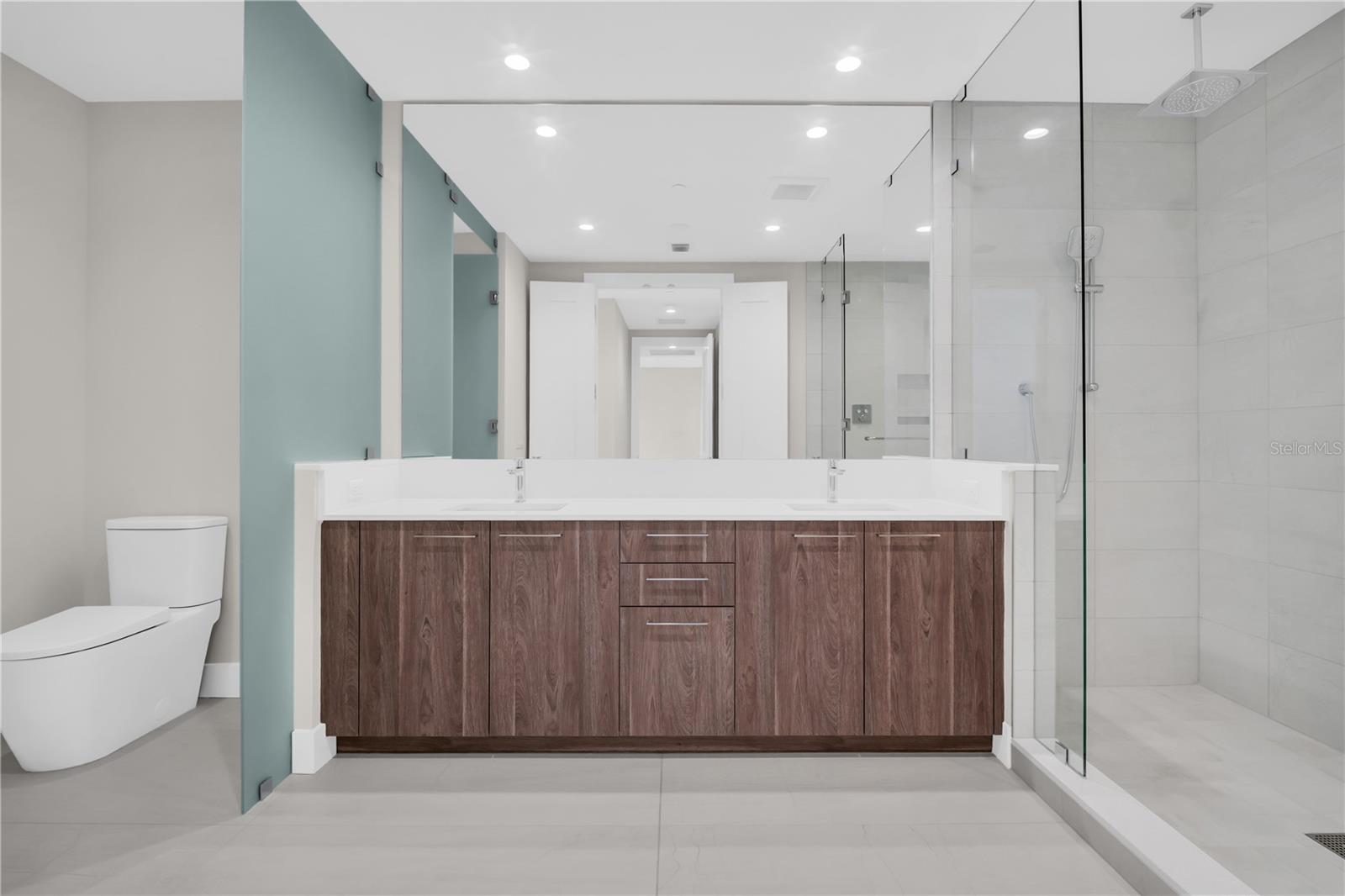 Image 36 of 91 For 275 1st Avenue S 3704