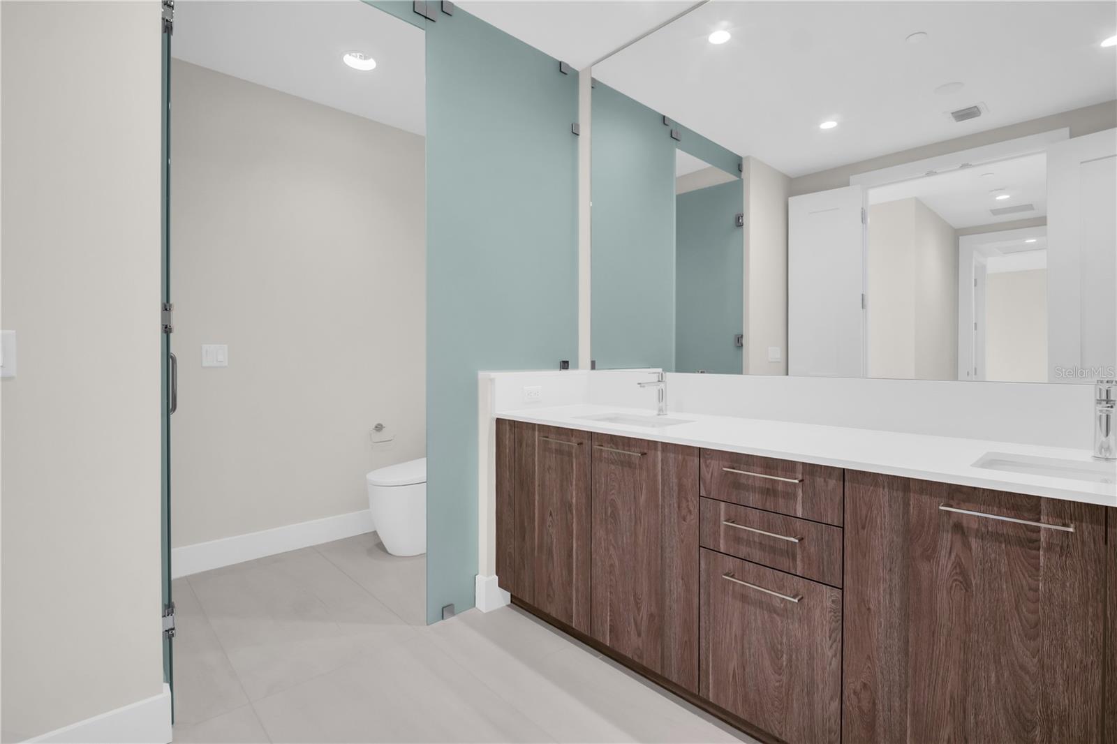 Image 38 of 91 For 275 1st Avenue S 3704