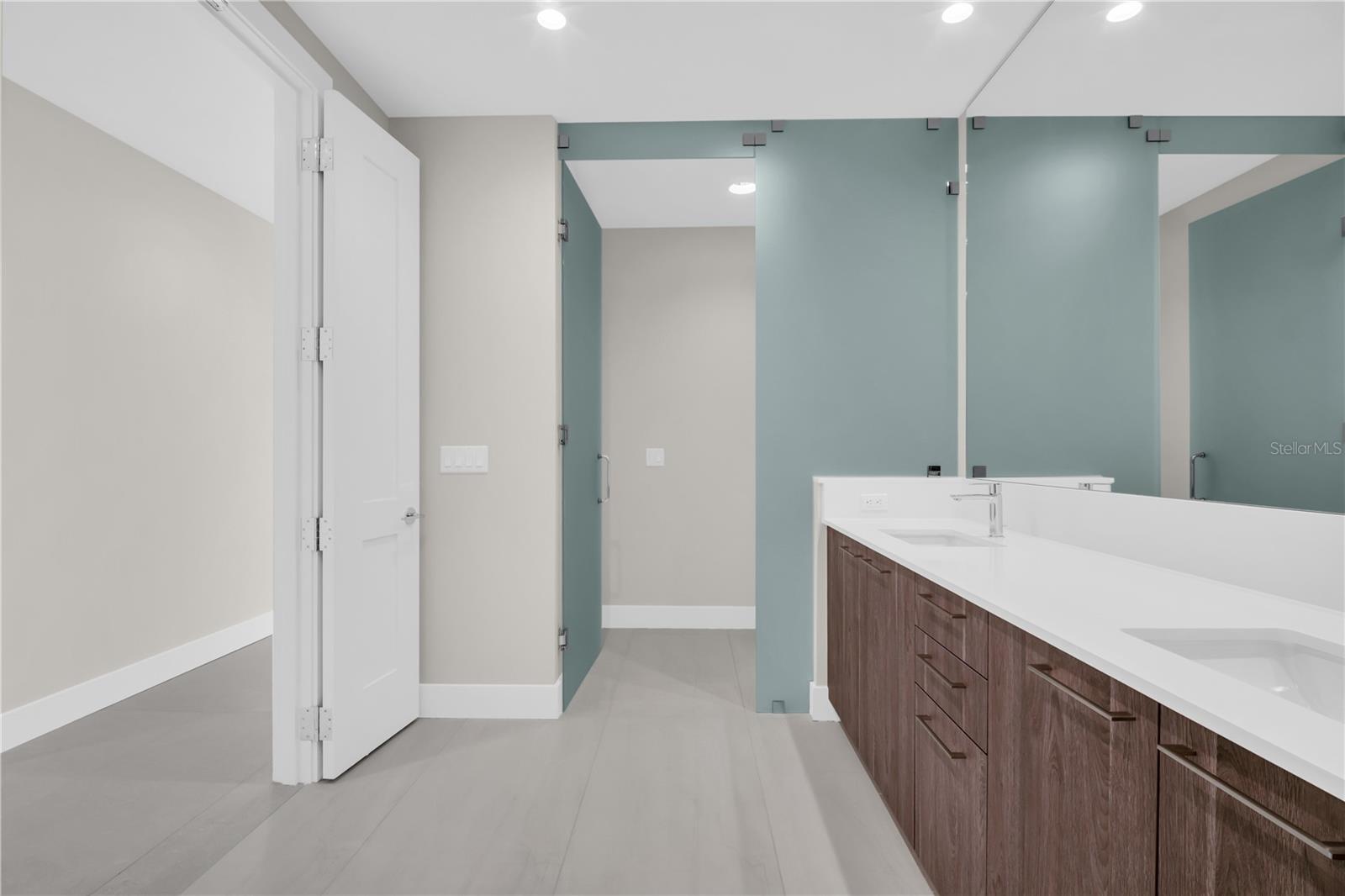 Image 39 of 91 For 275 1st Avenue S 3704