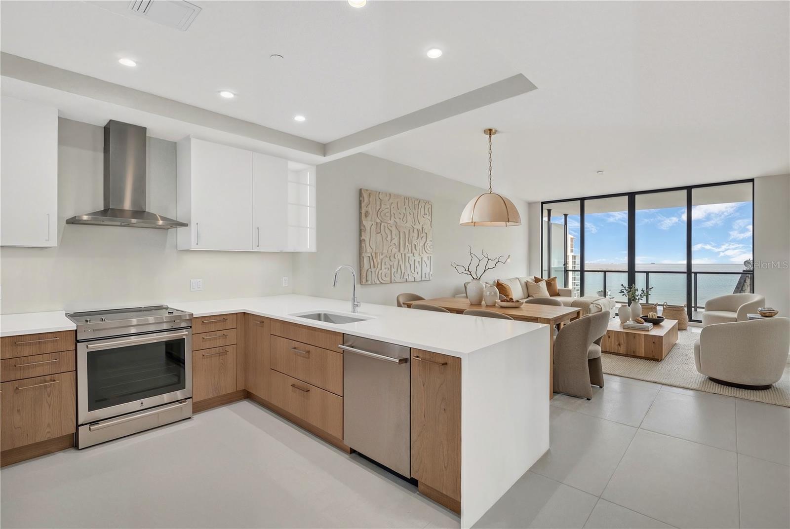 Image 4 of 91 For 275 1st Avenue S 3704