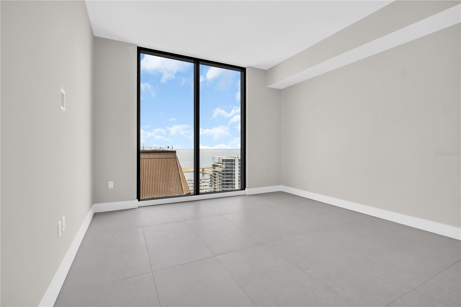 Image 41 of 91 For 275 1st Avenue S 3704