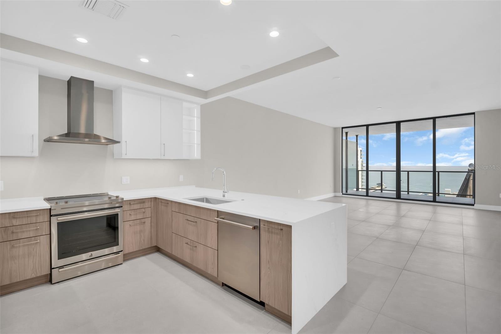 Image 49 of 91 For 275 1st Avenue S 3704