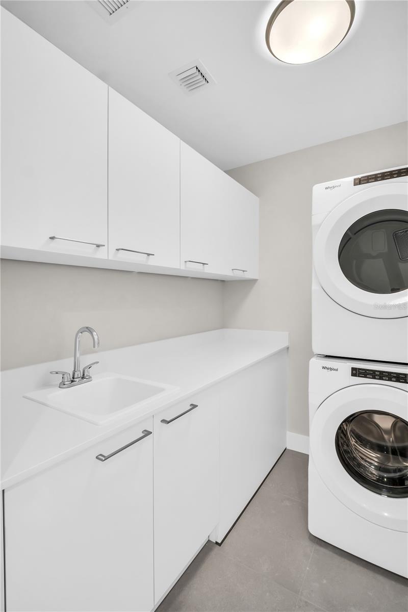 Image 7 of 91 For 275 1st Avenue S 3704