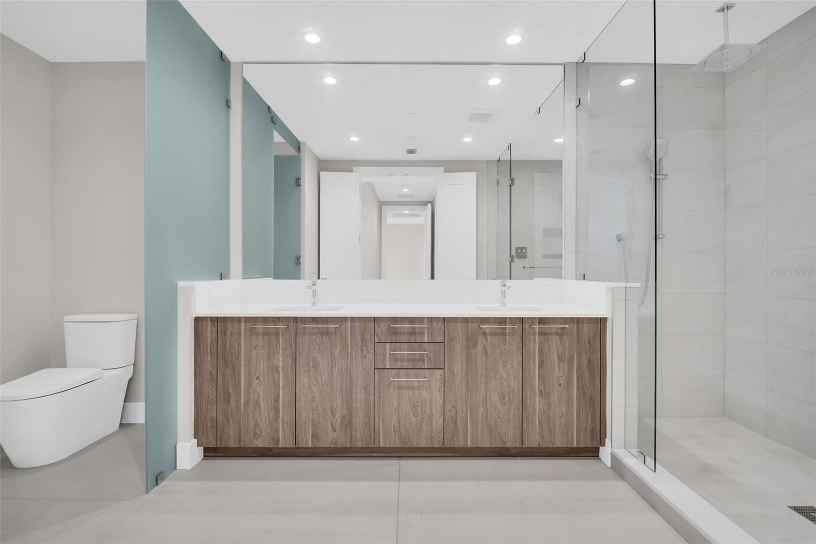 Image 70 of 91 For 275 1st Avenue S 3704