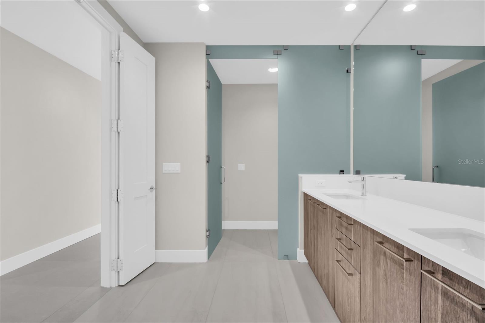 Image 73 of 91 For 275 1st Avenue S 3704