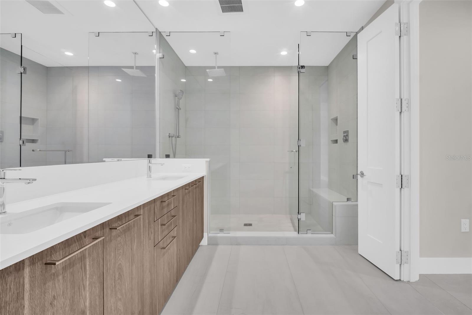 Image 74 of 91 For 275 1st Avenue S 3704