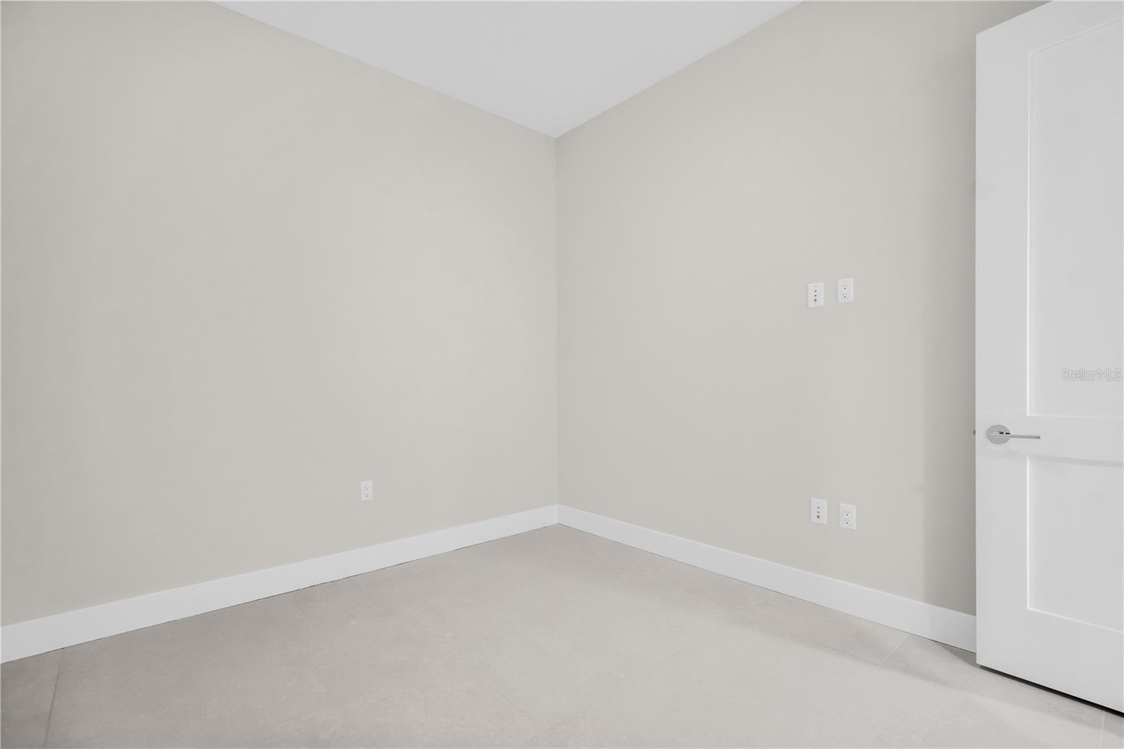 Image 9 of 91 For 275 1st Avenue S 3704