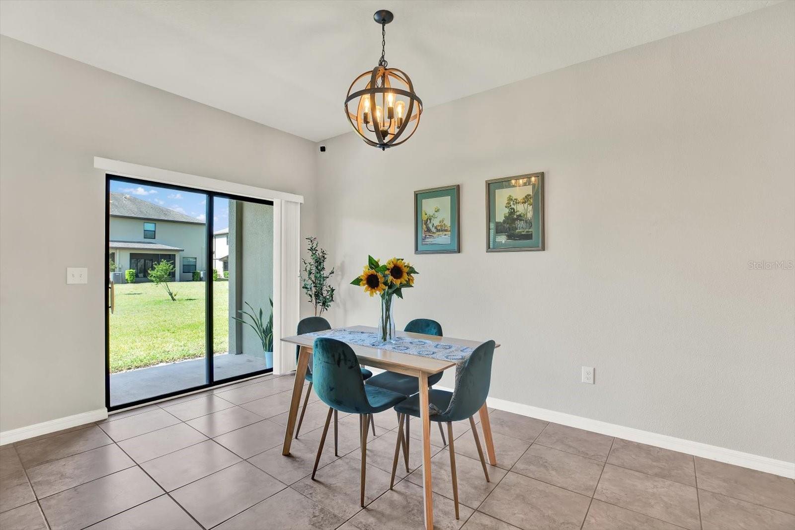 Image 5 of 38 For 16930 Storyline Drive