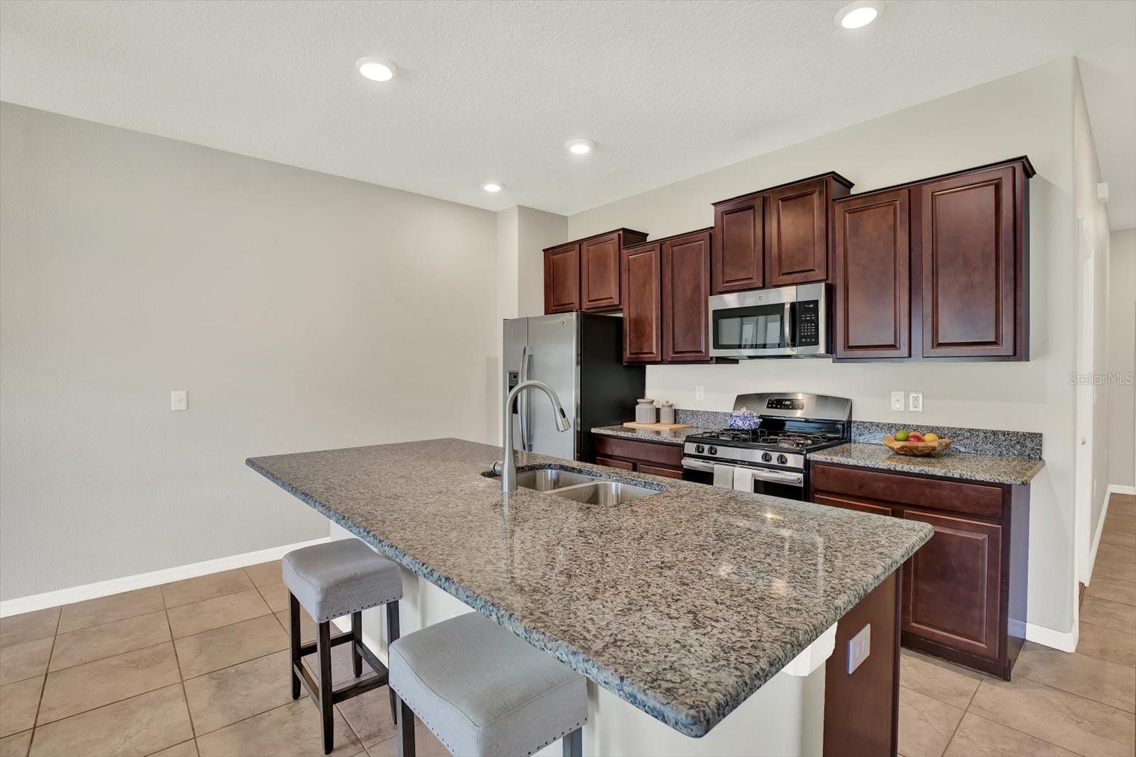 Image 6 of 38 For 16930 Storyline Drive