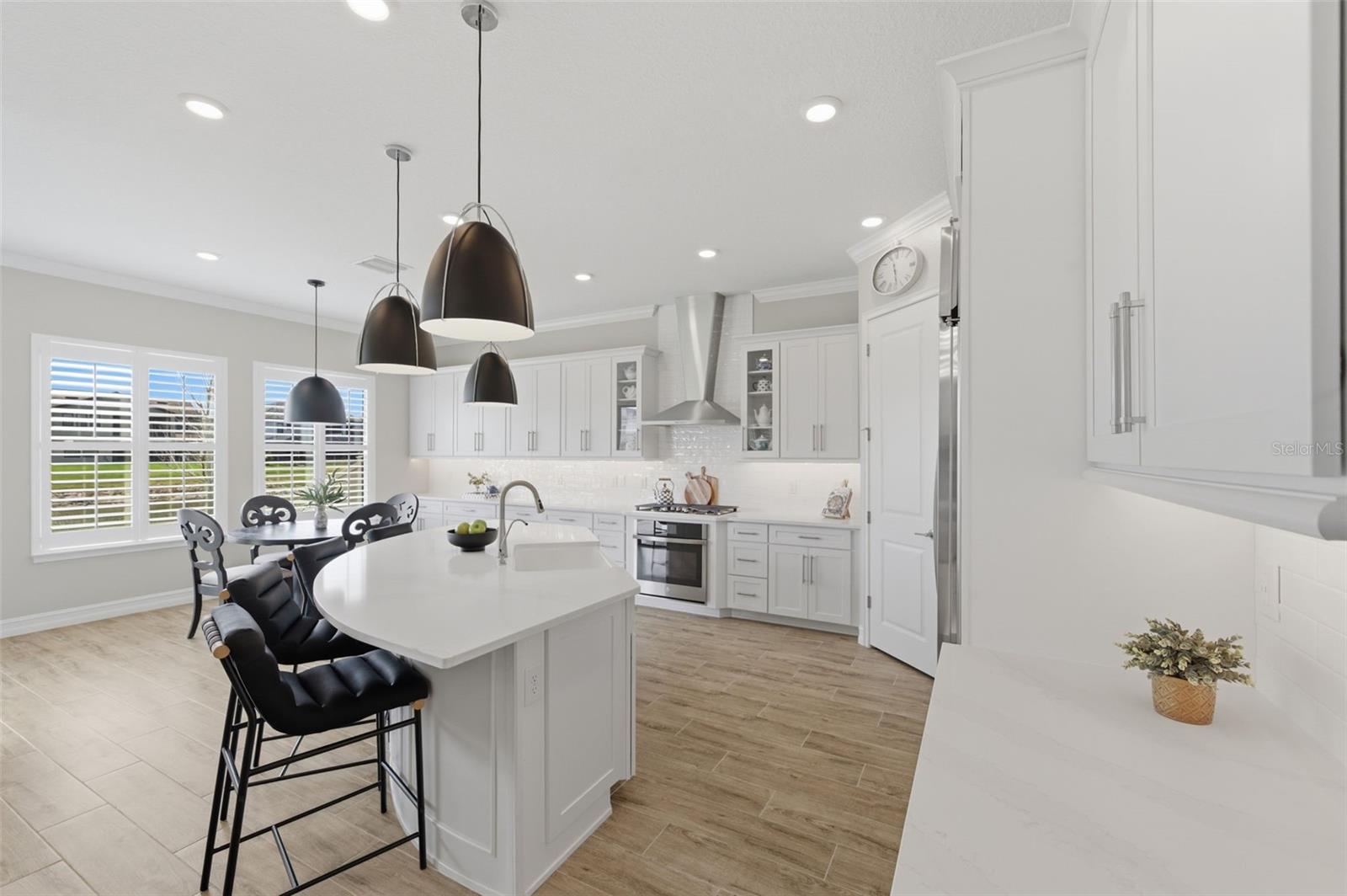 Listing photo id 12 for 29657 Picana Lane