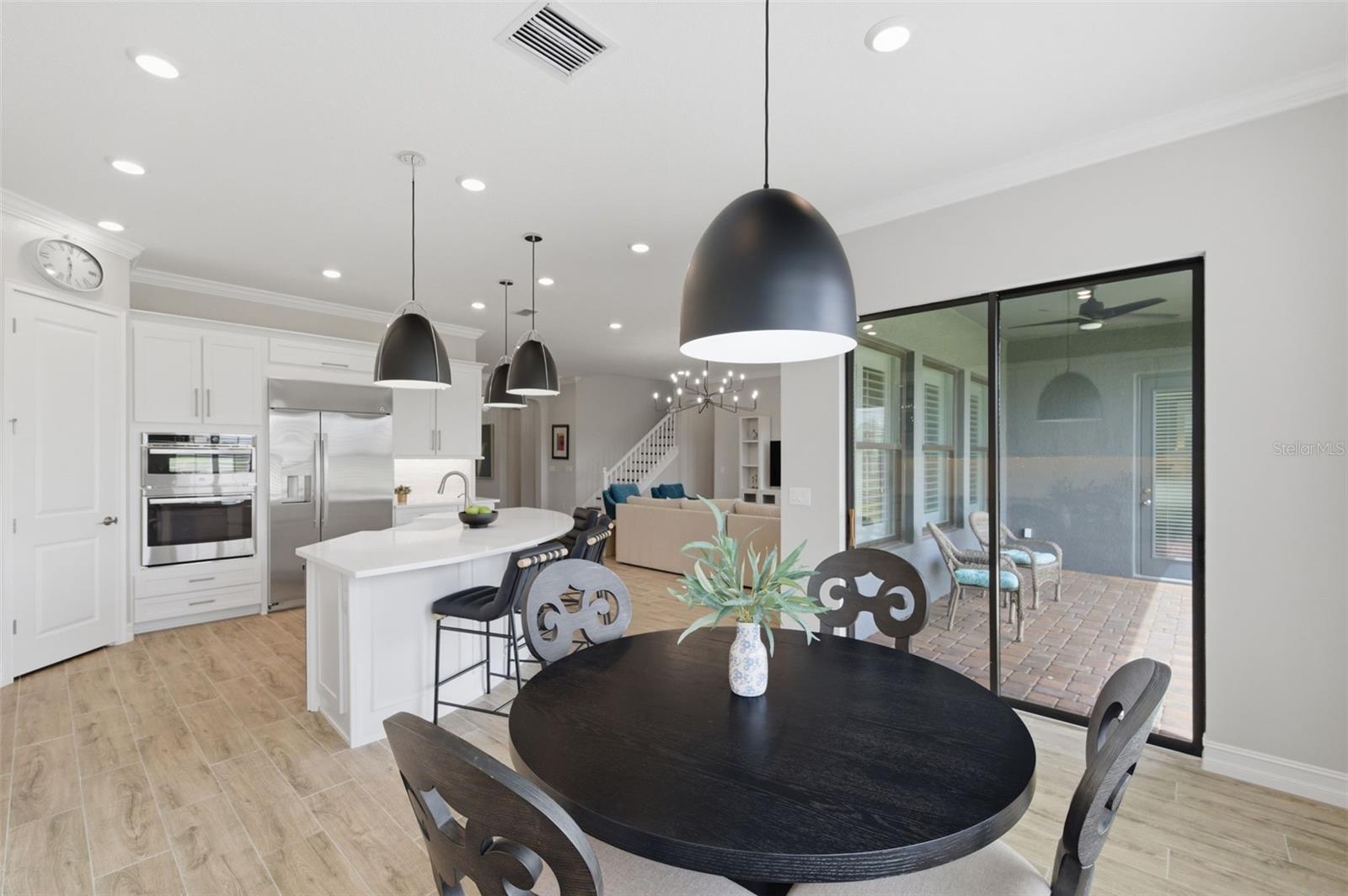 Listing photo id 17 for 29657 Picana Lane