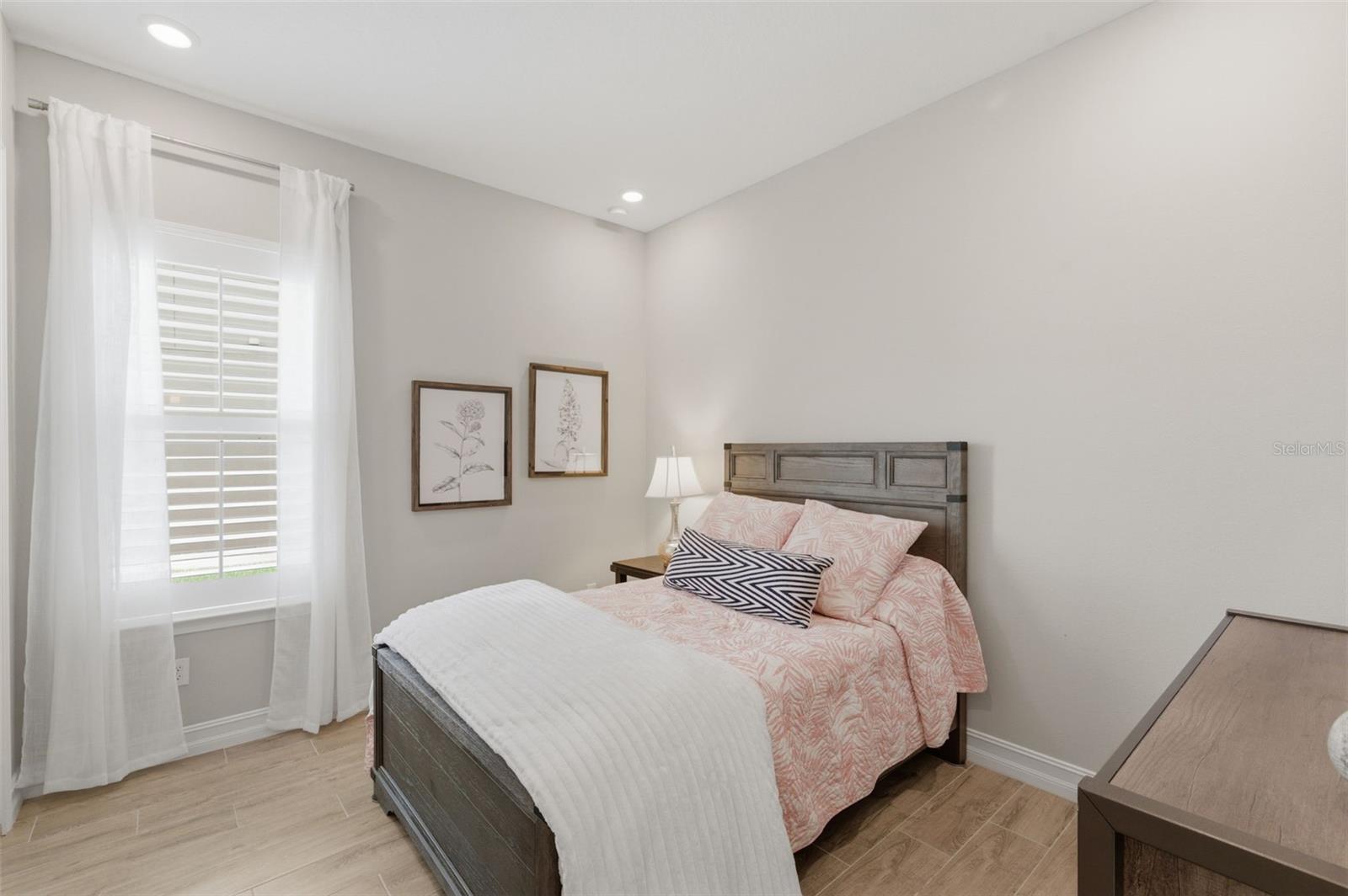 Listing photo id 37 for 29657 Picana Lane