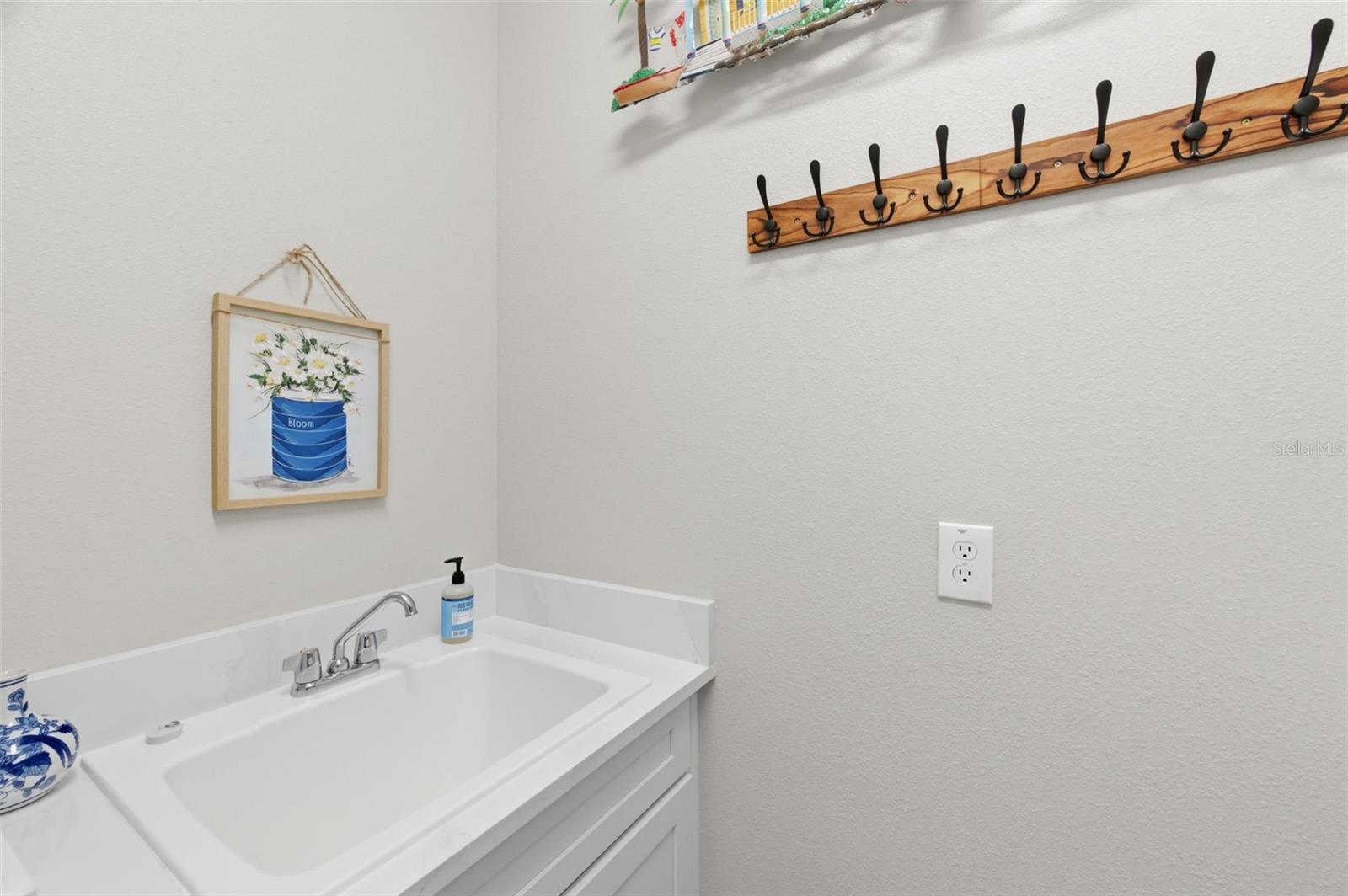 Listing photo id 40 for 29657 Picana Lane