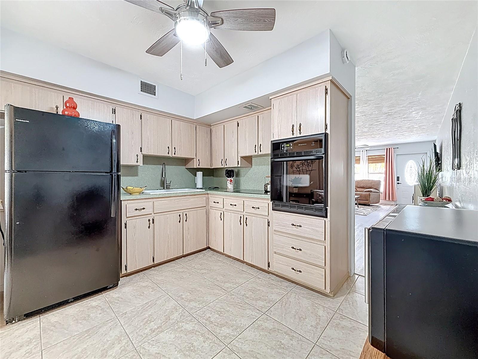 Image 11 of 42 For 5861 42nd Terrace N 1610