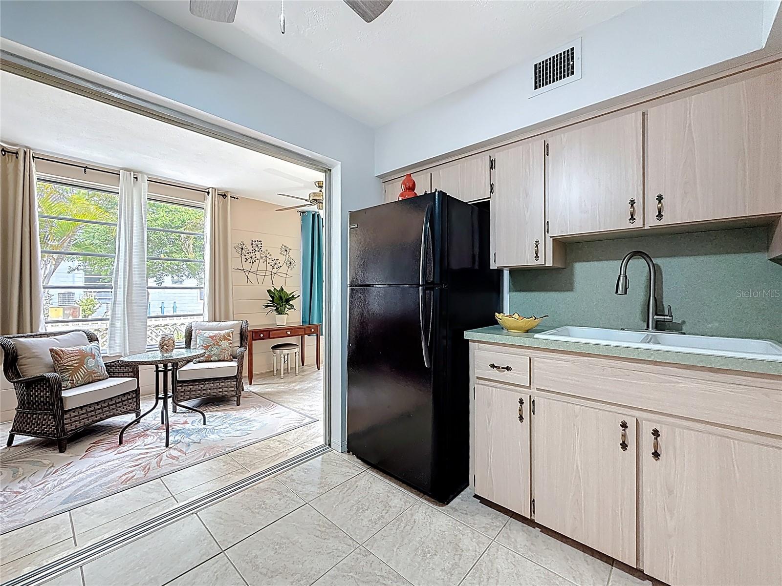 Image 12 of 42 For 5861 42nd Terrace N 1610