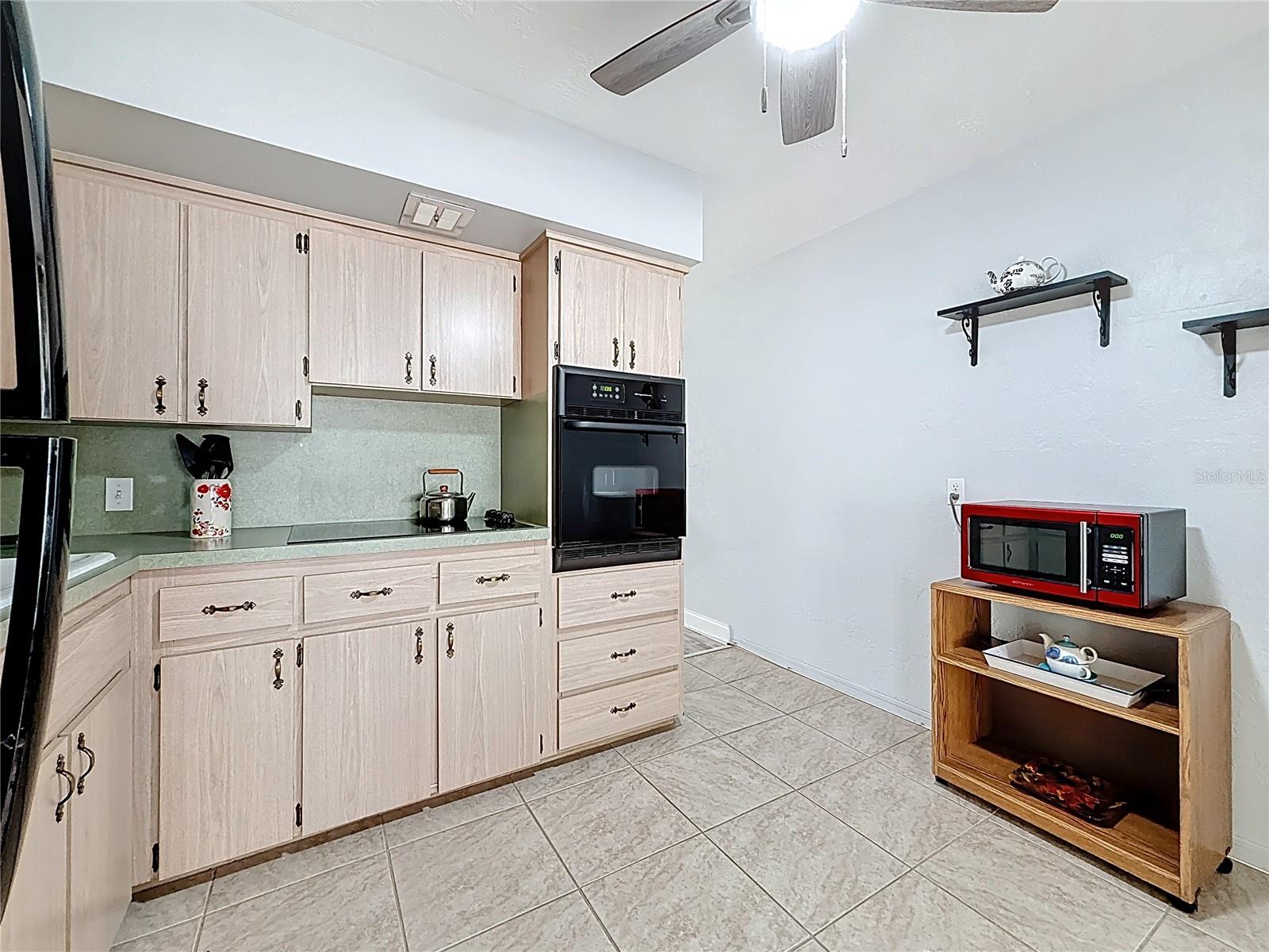 Image 13 of 42 For 5861 42nd Terrace N 1610