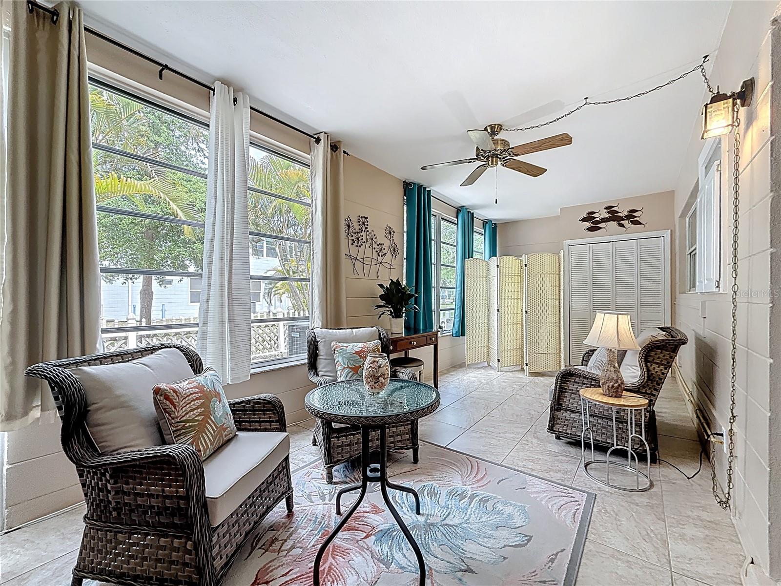 Image 17 of 42 For 5861 42nd Terrace N 1610