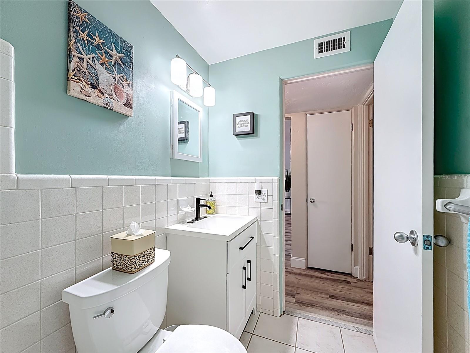 Image 26 of 42 For 5861 42nd Terrace N 1610