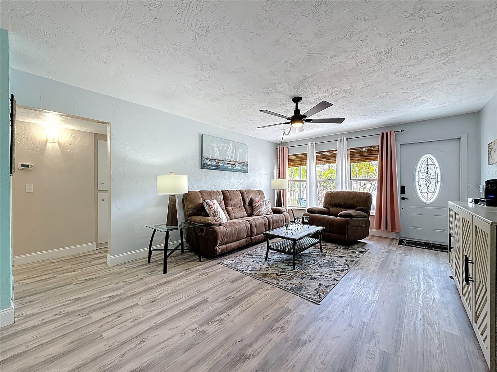 Image 3 of 42 For 5861 42nd Terrace N 1610