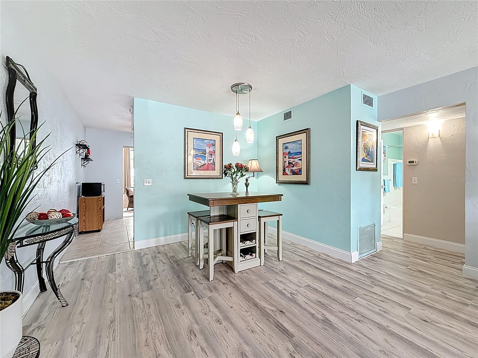 Image 6 of 42 For 5861 42nd Terrace N 1610