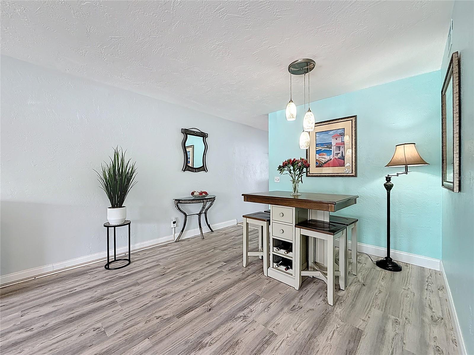 Image 7 of 42 For 5861 42nd Terrace N 1610